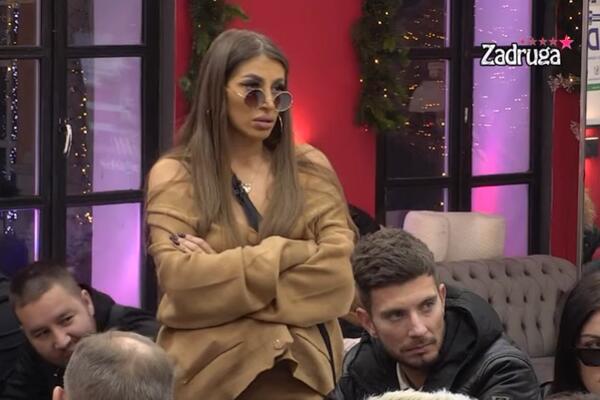 "BOG JE POSLAO KARIĆA..." Matora i Dalila se OSAMILE i obavile OZBILJAN RAZGOVOR!