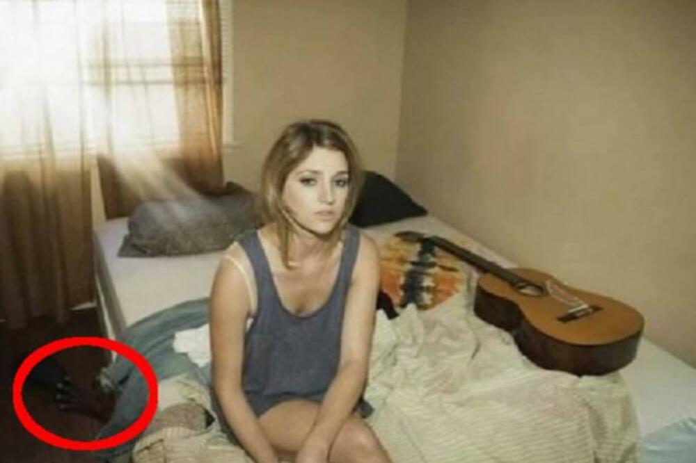 MOMETALNO JE OSTAVIO ZBOG DETALJA SA SLIKE: Zbog SRAMNOG KADRA se razveo, VIDITE LI O ČEMU JE REČ? (FOTO