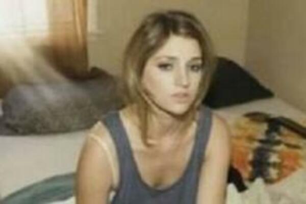 ŽENA GA VARALA NA SOPSTVENE OČI: Poslala mužu nešto što nikako NIJE SMELA, sudeći po slici bilo im je BRUTALNO FOTO