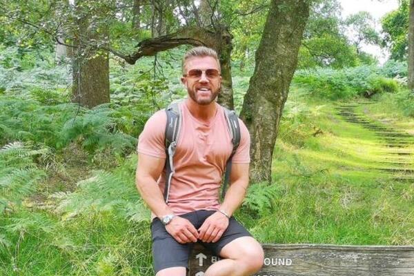 "DONEO JE POGREŠNU ODLUKU, I PLATIO NAJVEĆU CENU ZA TO":Život i tragična smrt muškarca koji je odbio VAKCINU (FOTO)