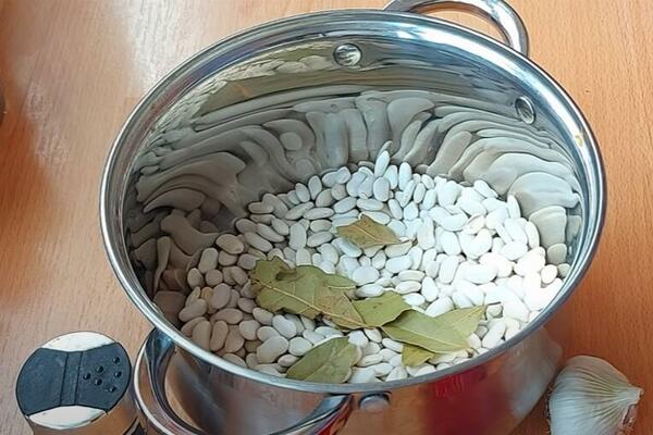 SRBI OBOŽAVAJU DA JEDU PASULJ, A NE ZNAJU KAKO UTIČE NA ZDRAVLJE! U organizmu počinje da se dešava OVO