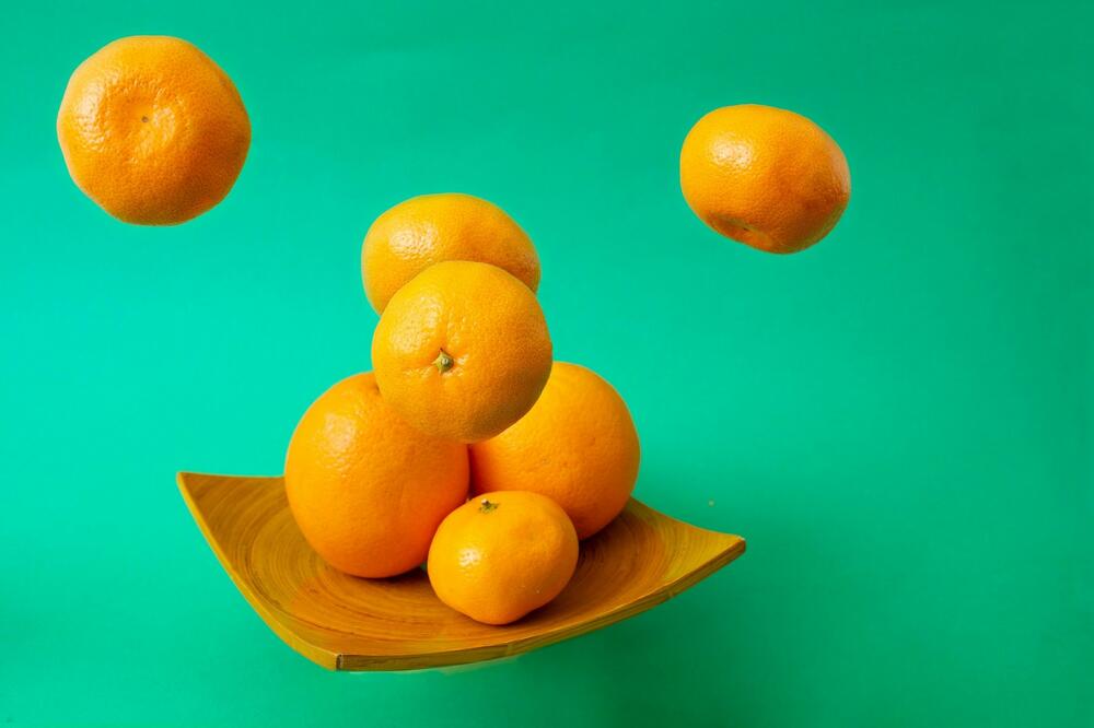 OVE DVE NAMIRNICE PREDNJAČE SA VITAMINOM C, A NIKADA NE BISTE POMISLILI NA NJIH: Evo kako ih trebate unositi