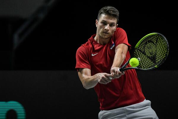 KECMANOVIĆ DIGAO PUBLIKU NA NOGE: Način na koji je Miomir osvojio poen naterao Kukuškina da mu čestita! (VIDEO)