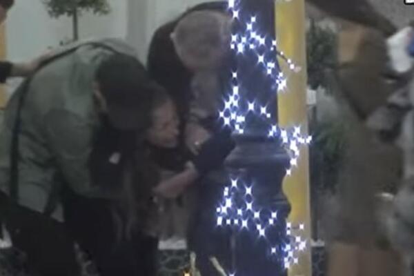 NAJTRAUMATIČNIJA SCENA U RIJALITIJU IKADA: Dejan i Dalila VRIŠTE od plakanja i udaraju GLAVOM O POD!