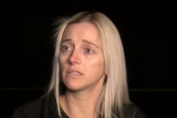 TRUDNICA HEROINA SPASILA KOMŠIJI ŽIVOT: Muškarac bi izgoreo u POŽARU da nije lupala na vrata! (VIDEO)