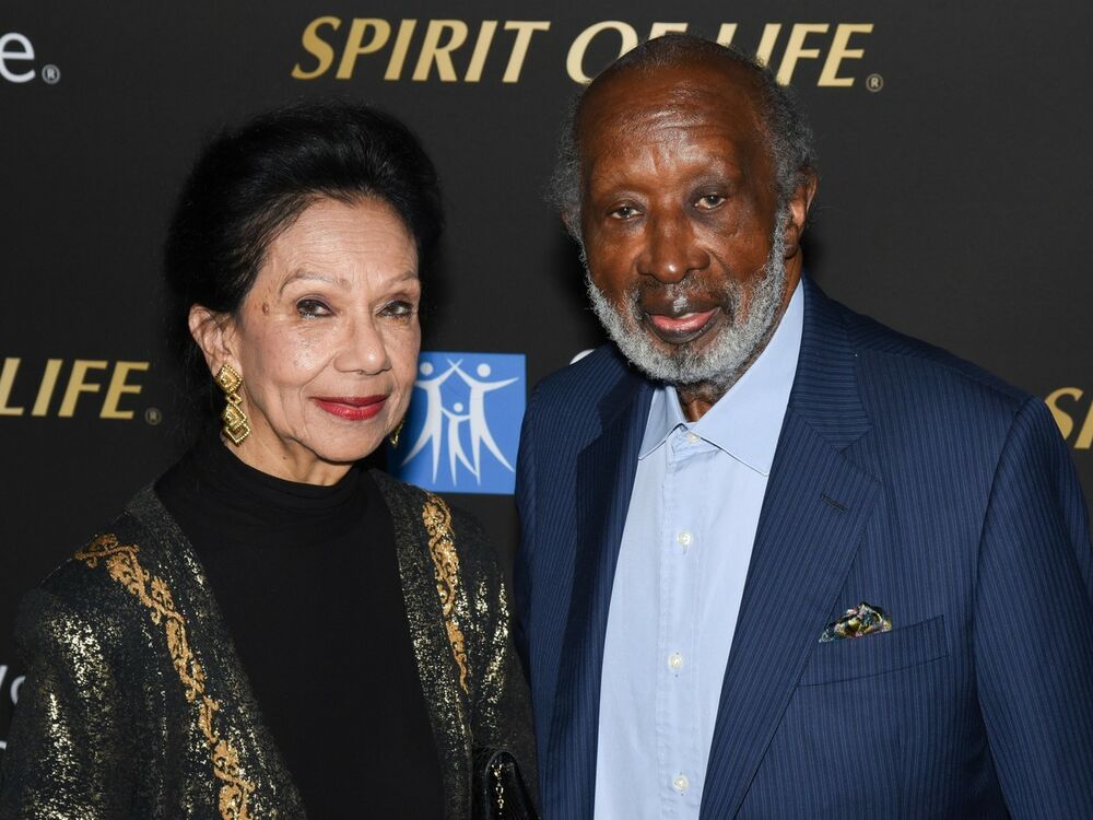 Preminuo Klarens Avant