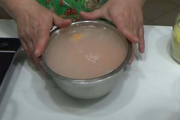 DOMAĆICE, ZABORAVITE NA ZAPRŠKU: Ova ZDRAVA NAMIRNICA će zgusnuti JELO