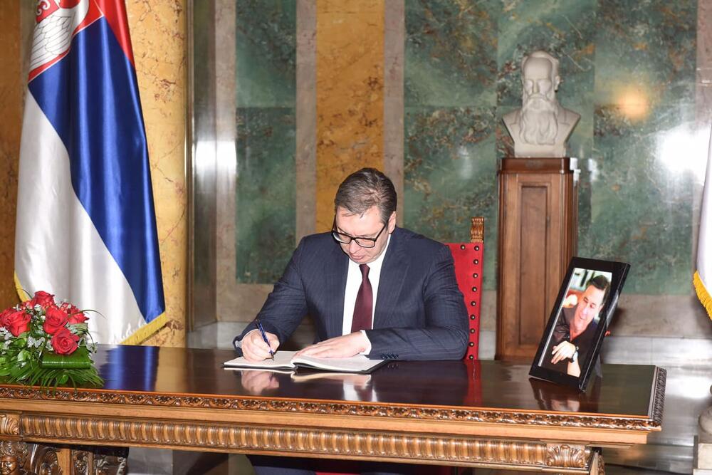 Komemoracija, mILUTIN mRKONJIĆ