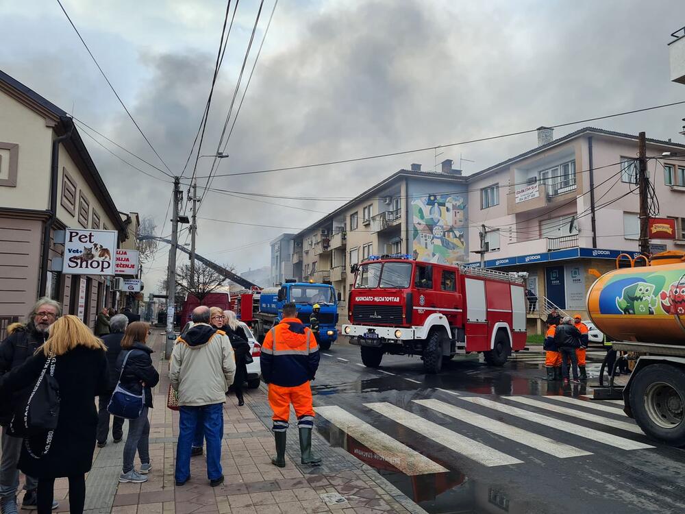 Požar, Požar u Obrenovcu, Vatrogasci