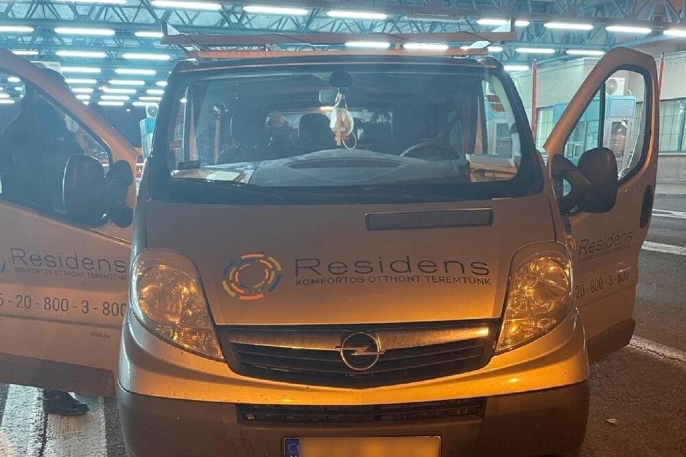 VOZAČ KRIO LEKOVE MEĐU ALATOM! Uprava carine imala pune RUKE POSLA (FOTO)