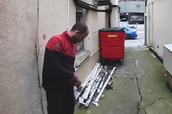 PENZIONERKA ODBILA DA PREUZME KOMŠIJIN PAKET: Neprihvatljiv potez dostavljača RAZBESNEO ceo svet! (VIDEO)