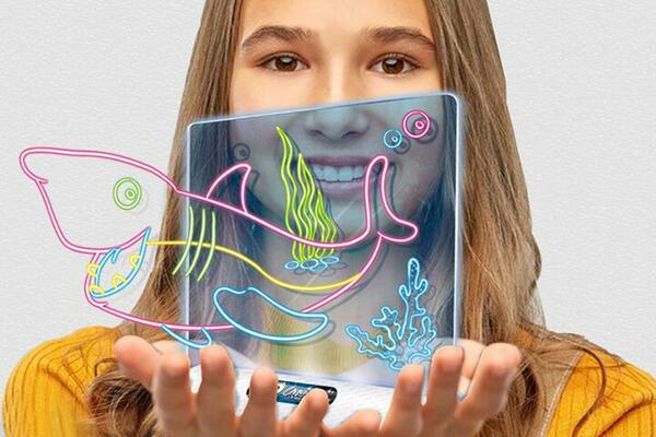 OBRADUJTE SINA/ĆERKU: Igračka koja je i zabavna i korisna – tabla iz koje “izlaze” crteži!