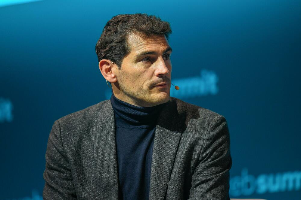 KASILJAS OBJAVIO DA JE GEJ A ONDA OBRISAO TVIT! Rekao o čemu se radi