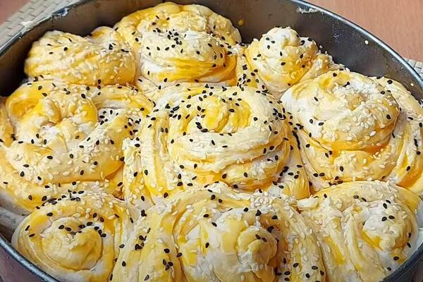 POSNA POGAČA OD KOJE KREĆE VODA NA USTA: Mekaniju do sada niste PROBALI, RECEPT će vas ZALUDETI