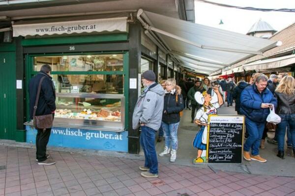 NAKON TOALET PAPIRA, U AUSTRIJI SE SADA PRAZNE DRUGI RAFOVI! Vlada opšta POPAMA za OVIM PROIZVODOM