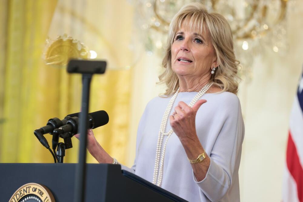 PRVA DAMA SAD PONOVO POZITIVNA NA KORONU! Šta to znači za Bajdena?