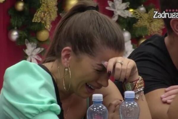 MILION LJUDI JE PREKO NOĆI POGLEDALO SCENU DALILE I DEJANA: Da li ste i vi obratili pažnju na OVO?