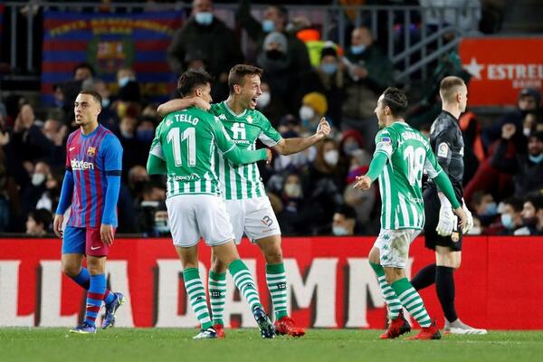 ĆAVI PRETPEO PRVI PORAZ NA KLUPI BARSE: Betis utišao Kamp Nou!