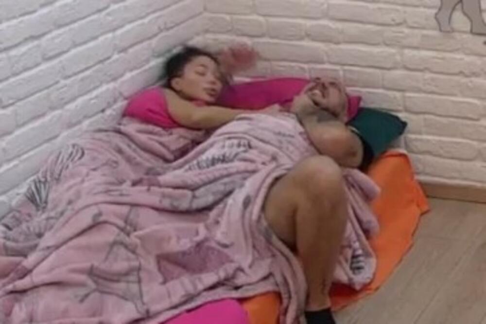 NAKON ŽESTOKE AKCIJE MAJA I CAR SE PONOVO POTUKLI: Da li su ove scene normalne? (VIDEO)