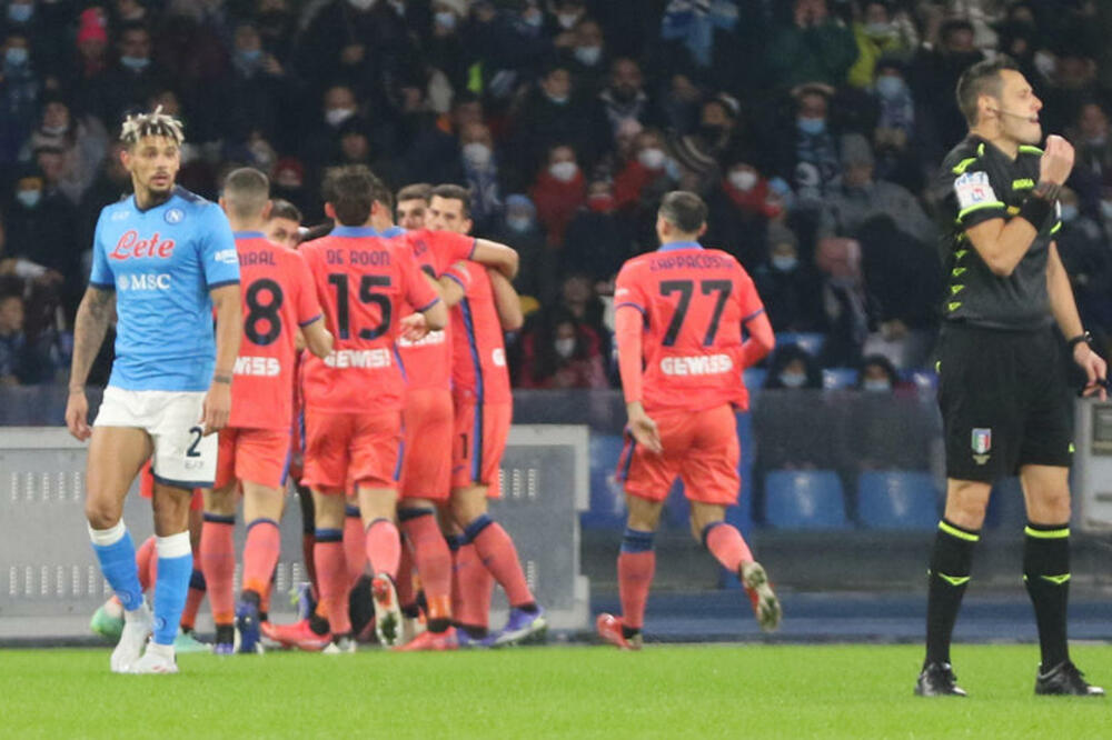 ATALANTA SLAVILA U SPEKTAKULATNOM DERBIJU SERIJE A: Fudbaleri iz Bergama skinuli Napoli sa prvog mesta!