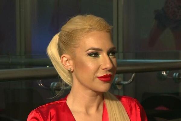 IMUĆNI BIZNISMEN BACIO OKO NA JOVANU JEREMIĆ, ŠALJE JOJ I PORUKE? Tek što se saznalo da se RAZVODI, isplivalo SVE?!