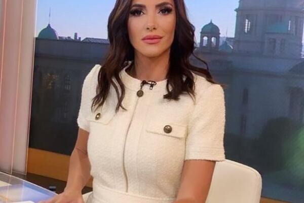 MUŠKARCI ODLEPILI ZA VODITELJKOM PRVE: Svi pogledi uprti ka DOLE, MINIĆ doveo do TRANSA