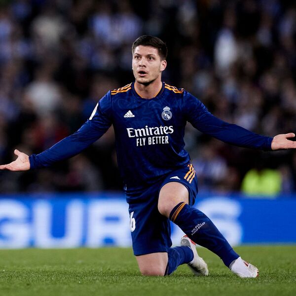 PA GDE BAŠ SAD KAD SU GA ZAVOLELI: Luka Jović POZITIVAN na koronu!
