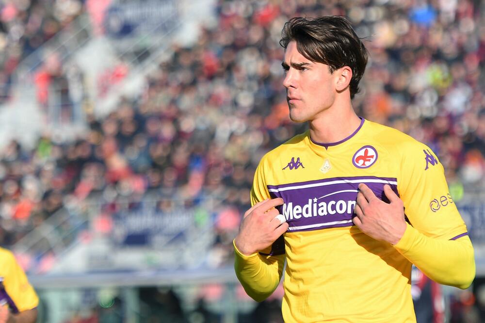 ZOV PREMIJER LIGE: Dušan Vlahović napravio HAOS u Engleskoj, jedna stvar je ključna za TRANSFER!