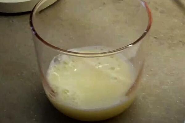 DA LI BISTE PROBALI SOK OD KROMPIRA? Zbog onog što radi, PRAVIĆETE ČAŠU ZA ČAŠOM (RECEPT)