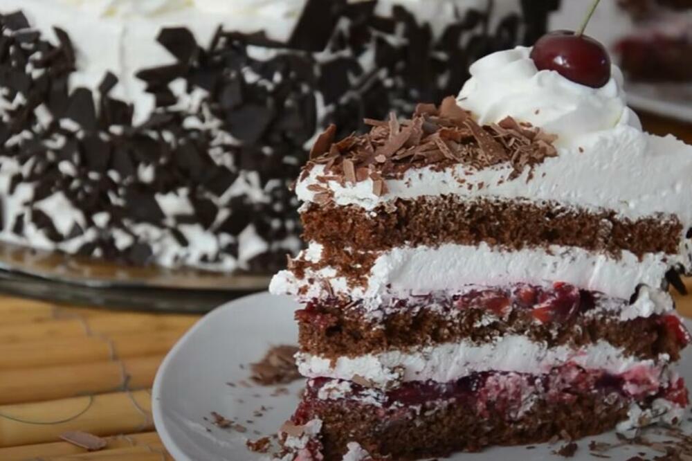 Umutiš, složiš i poslužiš: Lažna Švarcvald torta gotova za 20 minuta, a savršeno kremasta!