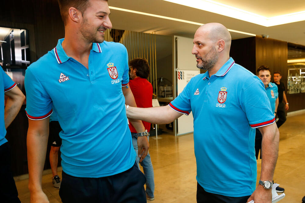 SAŠA ĐORĐEVIĆ SE EMOTIVNOM PORUKOM OPROSTIO OD JELOVCA: Bivši selektor reprezentacije Srbije se oglasio na Tviteru!