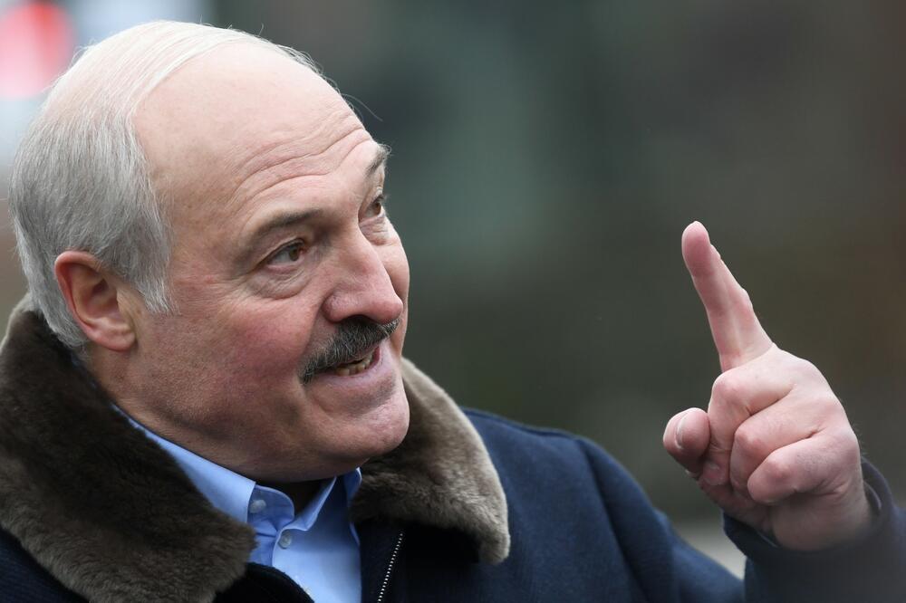 MOSKVA STEGLA MINSK U SVE JAČI ZAGRLJAJ? Lukašenko stigao u Moskvu, juče pretio NUKLEARNIM oružjem!