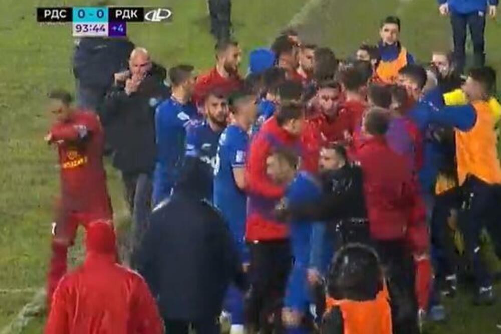 NEMA GOLOVA, ALI IMA TUČE: Tomić i Nedeljković započeli OPŠTI METEŽ u Surdulici u nadoknadi vremena!