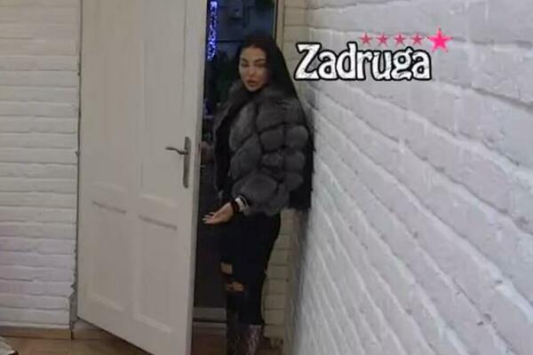 MAJA MARINKOVIĆ LJUTA KAO RIS! Zadrugari zaboravili da zovu nju i Cara pri raspodeli BUDŽETA: OPŠTI HAOS! (VIDEO)