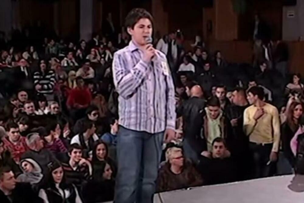 SLAGAO ZA GODINE NA AUDICIJI, ZALJUBIO SE U STARIJU KOLEGINICU SA SAMO 19 GODINA: Zanimljiva priča POZNATOG PEVAČA!