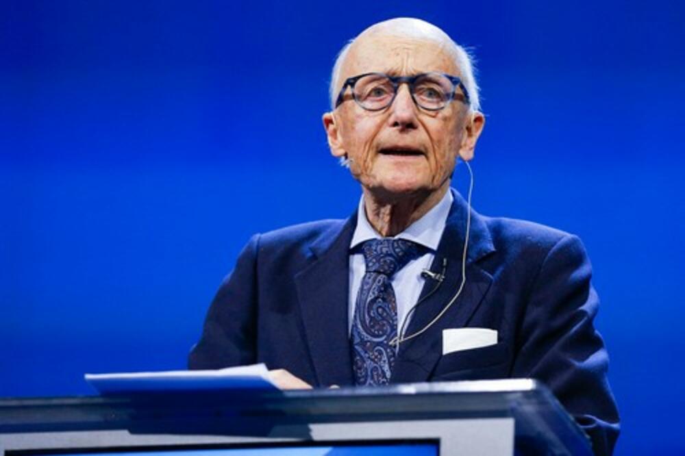 UMRO POZNATI POLITIČAR!