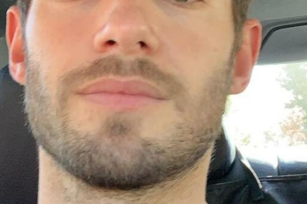 GLUMAC OTKRIO DA JE GEJ: U vezi je već skoro 2 decenije! (FOTO)