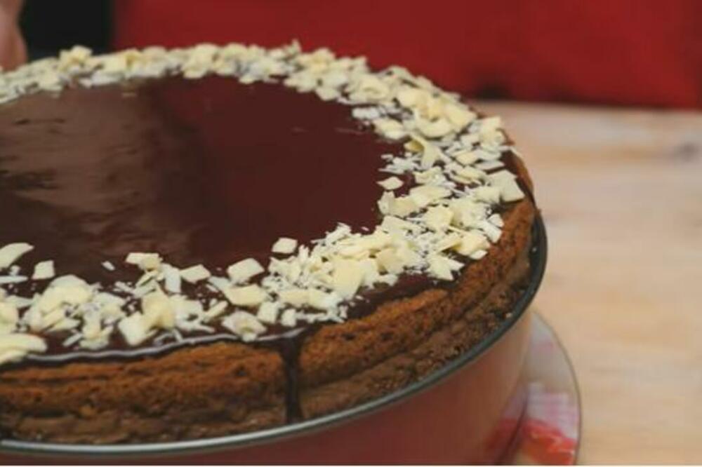 NUGAT TORTA KOJA ĆE PROBUDITI SVA VAŠA ČULA: Rapsodija ukusa u samo par koraka (RECEPT)