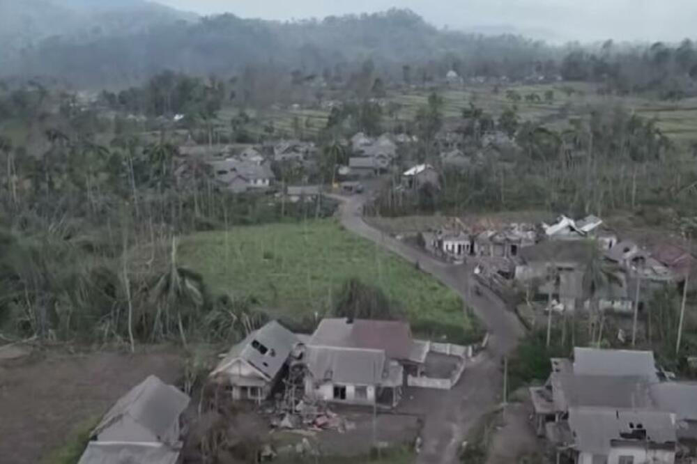 PREDSEDNIK INDONEZIJE POSETIO ZONU KATASTROFE: Hiljade raseljene nakon razorne vulkanske erupcije (VIDEO)