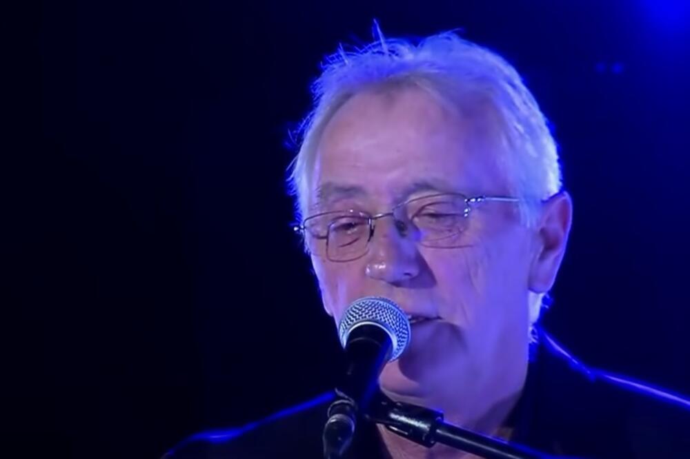 OLIVER JE 44. GODINE VOLEO JEDNU ŽENU: Nikad viđena fotografija VELIKE LJUBAVI, zanosna crnka mu sedi u krilu!