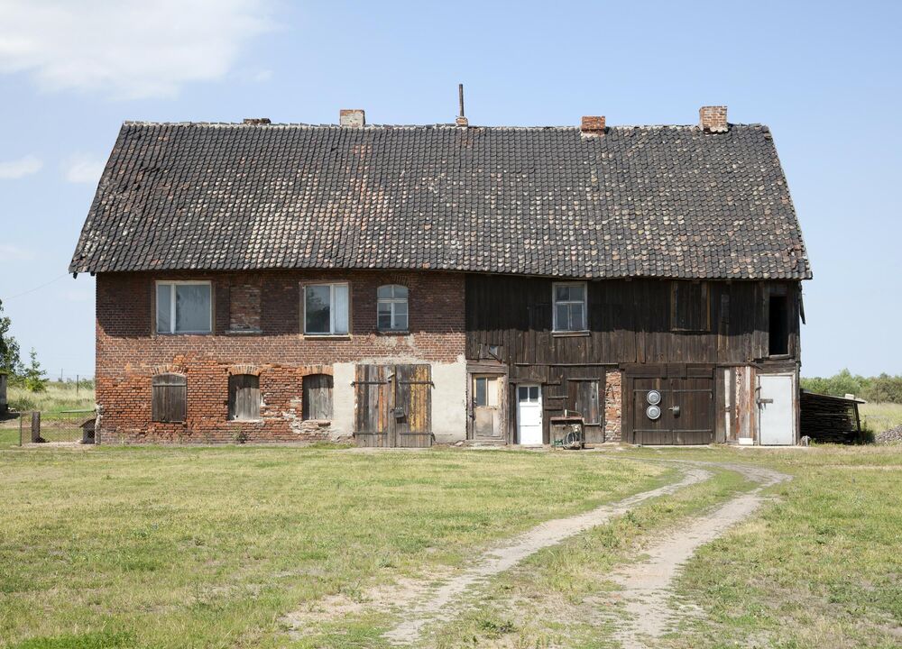 Policija je ispod kuće u Los Anđelesu pronašla golog muškarca