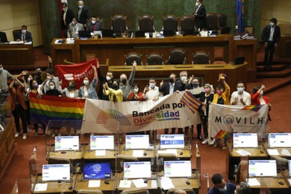 U Čileu legalizovani istopolni brakovi (FOTO)