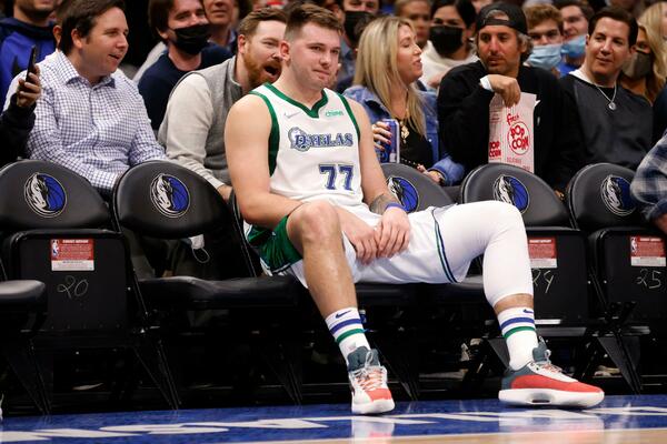 DALASU MALO +17: Dončić nije mogao sam protiv Durenta i Hardena; osveta Lejkersa u klasiku sa Bostonom! (VIDEO)