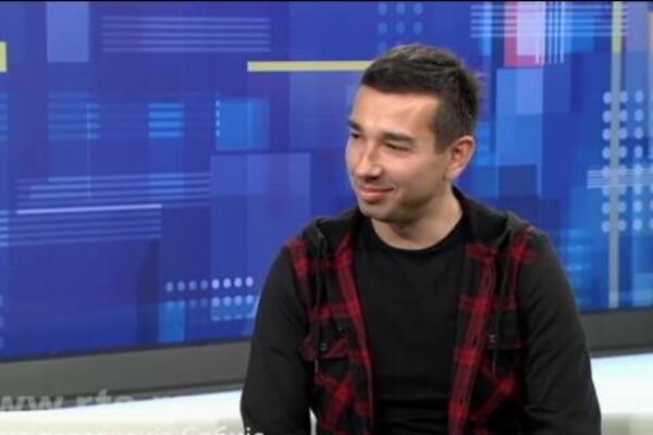 "SLAGALICA" I "POTERA" U BEOGRADSKOJ GIMNAZIJI: Profesor Jovica otkrio kako izgleda nastava!