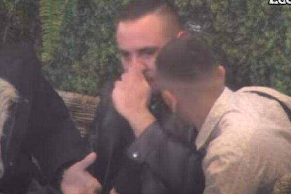 ONE MOŽE DA ZAUSTAVI SUZE, URLA NA SAV GLAS: Ovakvog Filipa Cara niste NIKAD VIDELI, evo šta je razlog!