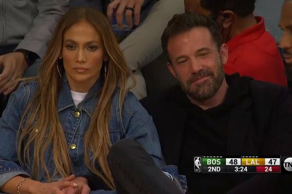 DŽENIFER LOPEZ I BEN AFLEK ZASENILI LEBRONA NA NBA DERBIJU: Džej Lo 3 puta izbegla "napad" zvezde Holivuda! (VIDEO)