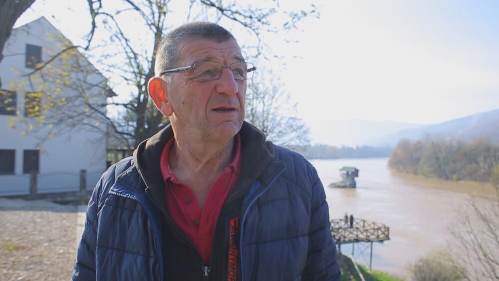 Milan Miško Savić, Kućica na Drini