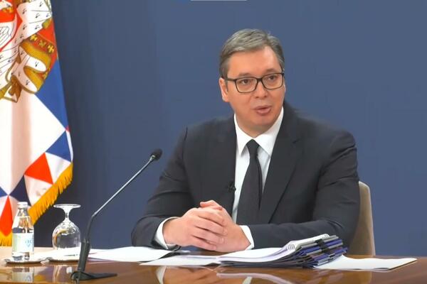 "IMAM ČETVORO KANDIDATA" Vučić o odlasku sa čela stranke: Povlačim se, možda sam se uželeo da budem običan čovek
