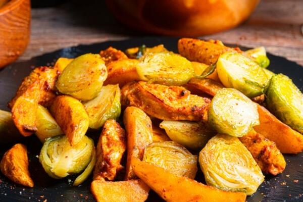 PEČENI KROMPIR NEODOLJIVOG UKUSA: Jednostavno se PRIPREMA, a tek kako MIRIŠE! (RECEPT)