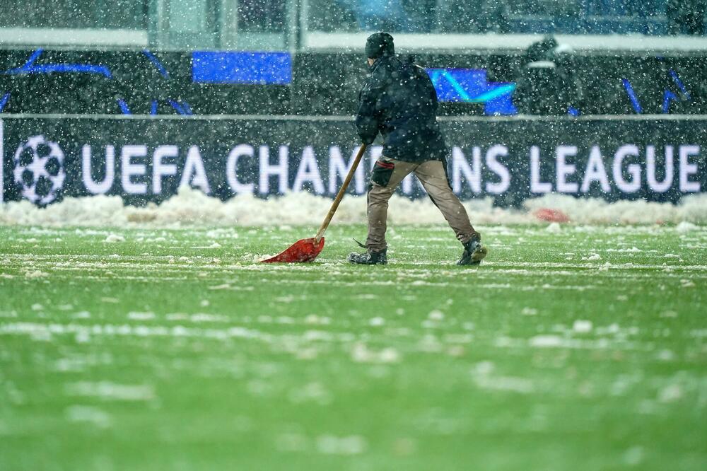 SNEG ZAVEJAO LIGA ŠAMPIONA U ITALIJI: Odlaže se borba za nokaut fazu! (foto)
